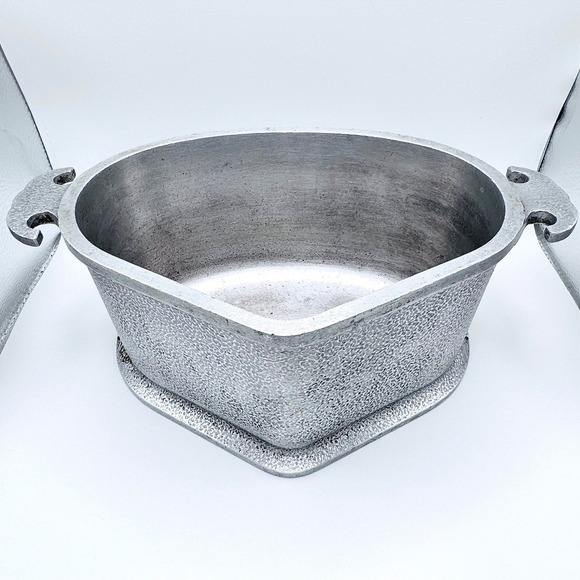 Vintage Guardian Service Pewter Aluminum Heart Shaped Bowl w Handles - Picture 6 of 6